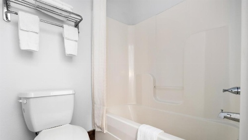 Belmont Inn and Suites image 33