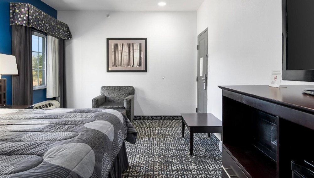 Belmont Inn and Suites