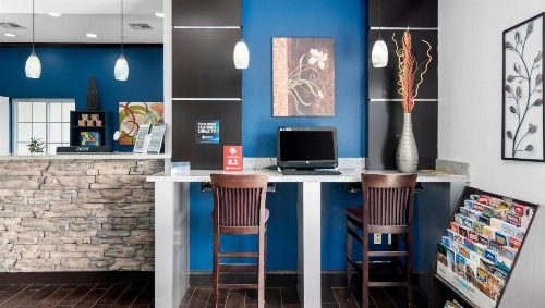 Belmont Inn and Suites image 7